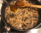 Foto del paso 3 de la receta: Salsa de champiñones al vino