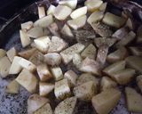 Foto del paso 2 de la receta: "Filet pescador", en paellera con papas rústicas 🐟