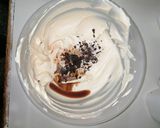 A picture of step 3 of Strawberry and chocolate flakes ice cream.