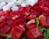 Foto del paso 1 de la receta: Muslitos de pollastre, especias y prebes vermells - Pollo con especias y pimientos rojos en su salsa