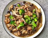 Foto langkah ke 4 dari resep Cah Jamur Brokoli.