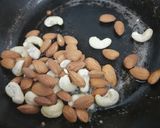 A picture of step 1 of Healthy Herb Makhana n nuts.