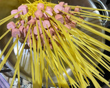 Foto del paso 2 de la receta: Tallarines con salchichas