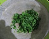 A picture of step 1 of Methi matar Malai.