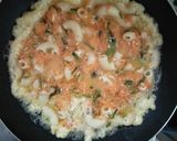 Foto langkah ke 3 dari resep Macaroni omelet.