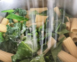 Foto del paso 7 de la receta: Tortiglioni con espinacas y gambones