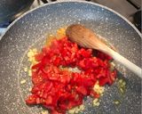 รูปขั้นตอนการทำที่ 3 ของ พาสต้า (Linguine) กับมะเขือเทศและทูน่า