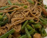A picture of step 8 of Pork Green Bean Braised Soba Noodles.