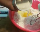 Foto langkah ke 2 dari resep Donat ubi.