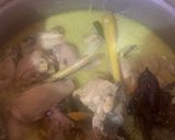 Foto langkah ke 3 dari resep Garang Asem Ayam |Santan dan Daun Pisang.