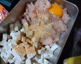 Foto langkah ke 1 dari resep Bakwan ayam telur tahu.
