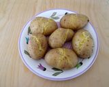 Foto del passaggio 2 della ricetta Gnocchi neri con fiori di zucca cotto noci e stracchino