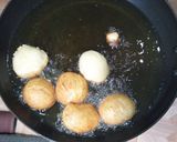 A picture of step 6 of Crunchy mandazis.