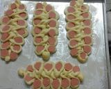 Foto langkah ke 10 dari resep Caterpillar bread.