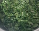A picture of step 1 of Spinach and Mushroom Florentine.