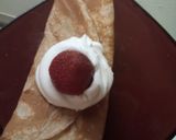 A picture of step 6 of Strawberry crepes.