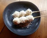 A picture of step 3 of Fried Quail Eggs on Skewers.