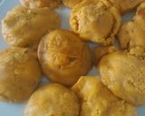 A picture of step 4 of Street style pani phulki chaat.