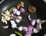 A picture of step 2 of Cashew Curry.
