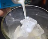 Foto langkah ke 3 dari resep Es Jeruk Yakult.