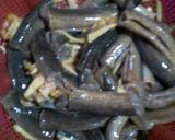 Foto langkah ke 1 dari resep Belut Goreng Bumbu Kencur.