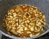 Pirított nyúlcombok 🍗 gombás-tejfölös mártásban 🍄 recept fázis 5 fotója