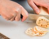 【老菜脯蓮藕雞湯】立秋節氣燉湯，養顏溫補促消化的食譜步驟1照片