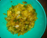 Foto del paso 2 de la receta: Salsa Blanca, cebolla y pimiento verde