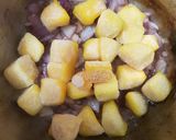 A picture of step 7 of My Chicken, Caramelised onion & Mango sauce.
