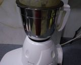 A picture of step 4 of Banana &Dates Shake.