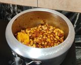 A picture of step 6 of Punjabi lobia aloo masala.