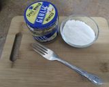 A picture of step 1 of Salmon Patties.