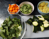 Foto del paso 1 de la receta: Sopa-crema de Pak choi y calabacín