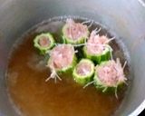 รูปขั้นตอนการทำที่ 5 ของ แกงจืดบวบยัดไส้ไก่สับ
