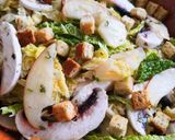 Une image de l'étape 2 de Salade de chou frisé cru, champignons de Paris, courgette, pomme.