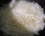 A picture of step 3 of Spicy Egg Noodles Bhel.