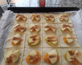 Foto del paso 7 de la receta: Hojaldres de mermelada y manzanas con canela
