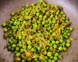 A picture of step 7 of Hare Matar Ki Ghugni.
