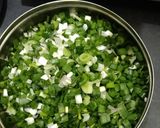 A picture of step 1 of Hare pyaz.