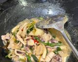Foto langkah ke 4 dari resep Tumis Cumi Jamur Kuping.