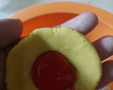 Foto langkah ke 3 dari resep Onde-onde Labu : Isi Selai Stroberi.