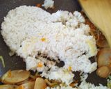 Foto langkah ke 3 dari resep Nasi Goreng Sosis.