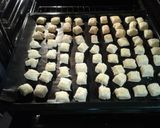 Tejfölös-sajtos sütőporos pogácsa recept fázis 10 fotója