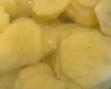 A picture of step 1 of Fried Aloo.