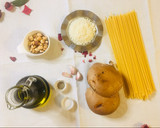 Foto del passaggio 1 della ricetta Spaghetto quadrato con crunch di funghi e nocciole in crema di pecorino abruzzese