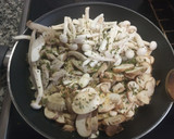Foto del paso 5 de la receta: Mix de Setas suaves al ajillo