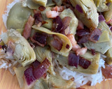 Foto del paso 3 de la receta: Arroz con alcachofas, cebolla roja y bacon