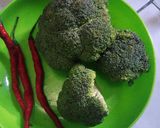 Foto langkah ke 1 dari resep Ayam burkoli.