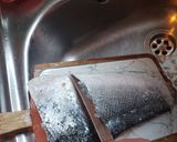 Foto del paso 3 de la receta: Entrada de Sashimi con plato de fondo Salmón, Paella y Puerros