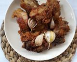 Foto langkah ke 3 dari resep Ayam goreng bawang putih.